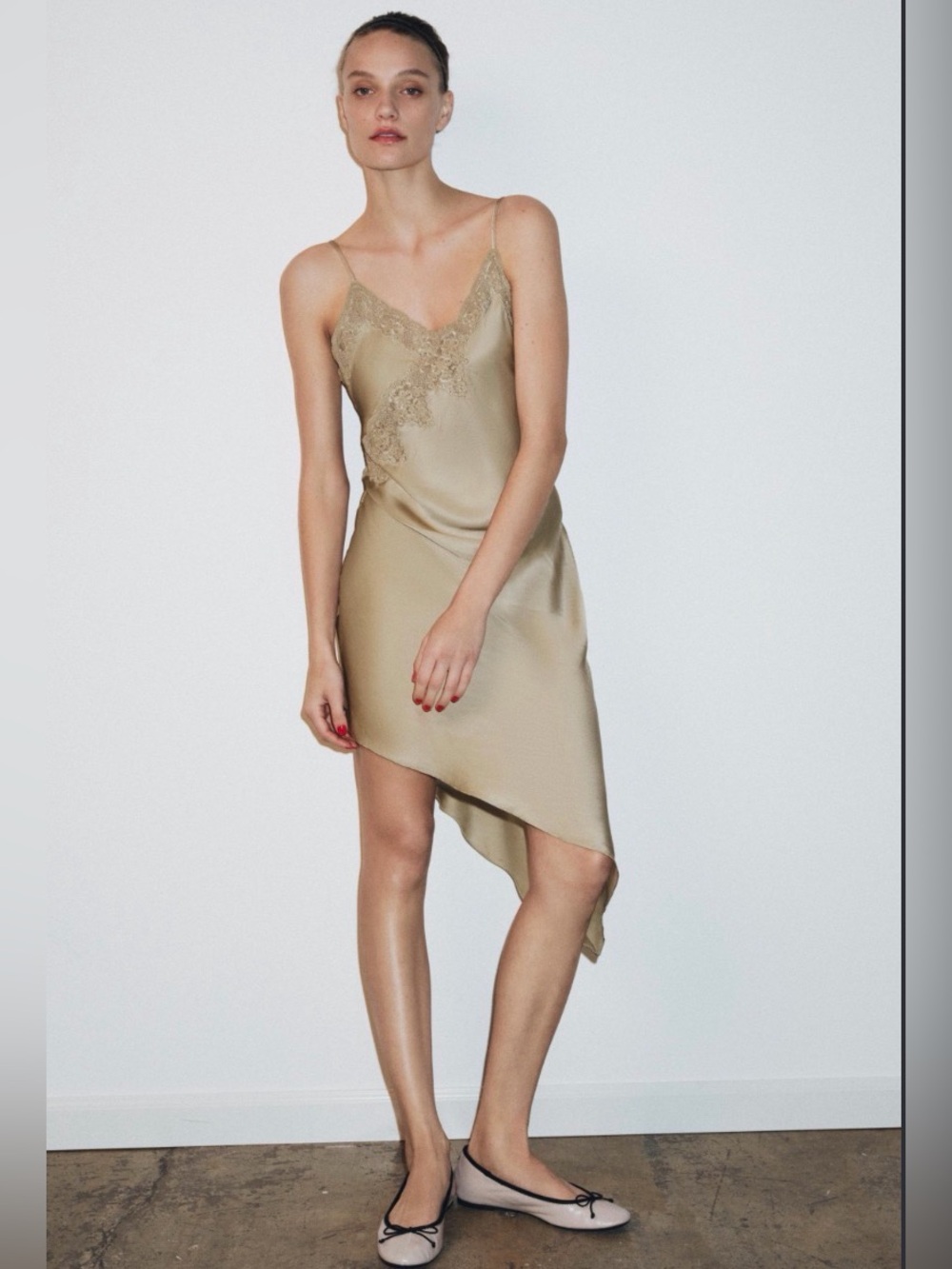 🔥🔥Zara Lace-Trim Slip Dress in Champagne - Picture 4 of 9